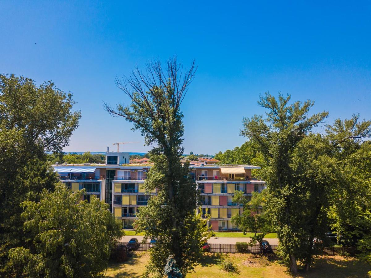 Mf Villa Azur Wellness Apartment Siofok Exterior photo